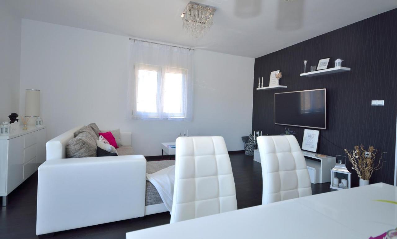 Apartman Staro Selo プリモシュテン エクステリア 写真